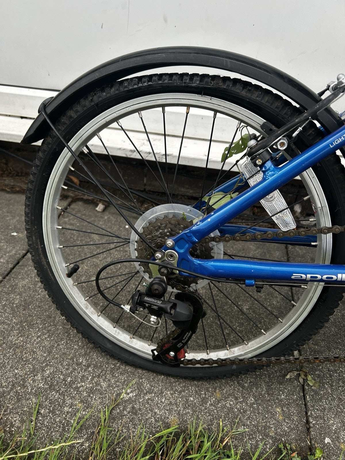 Apollo Luch Folding Bike 20 in Blue Aluminium V-Brake Mudguards Rear Light