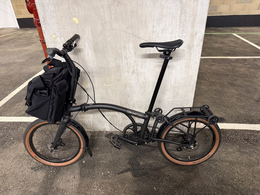 Brompton G Line 8-Speed Folding Bike Large – Space Black + Metro Messenger Bag