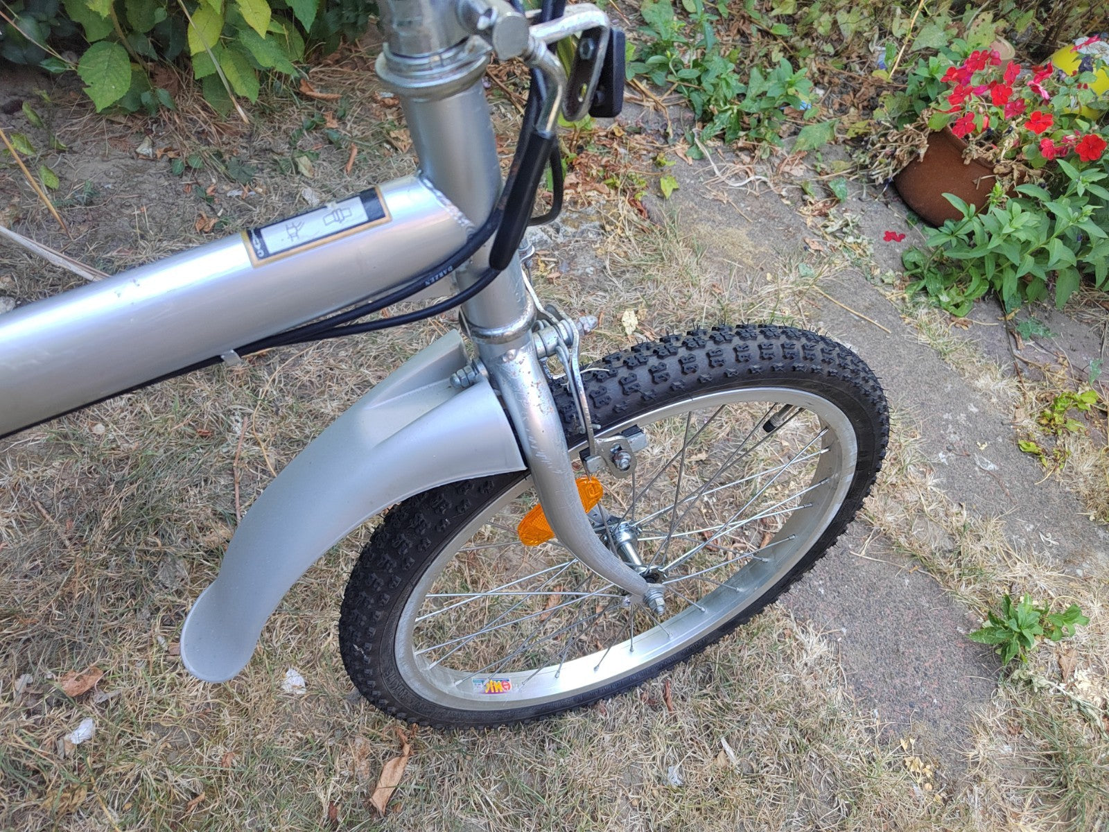 Folding Bike Ideal for Train and Bus Commute Foldup Bicycle Men's Women's Unisex