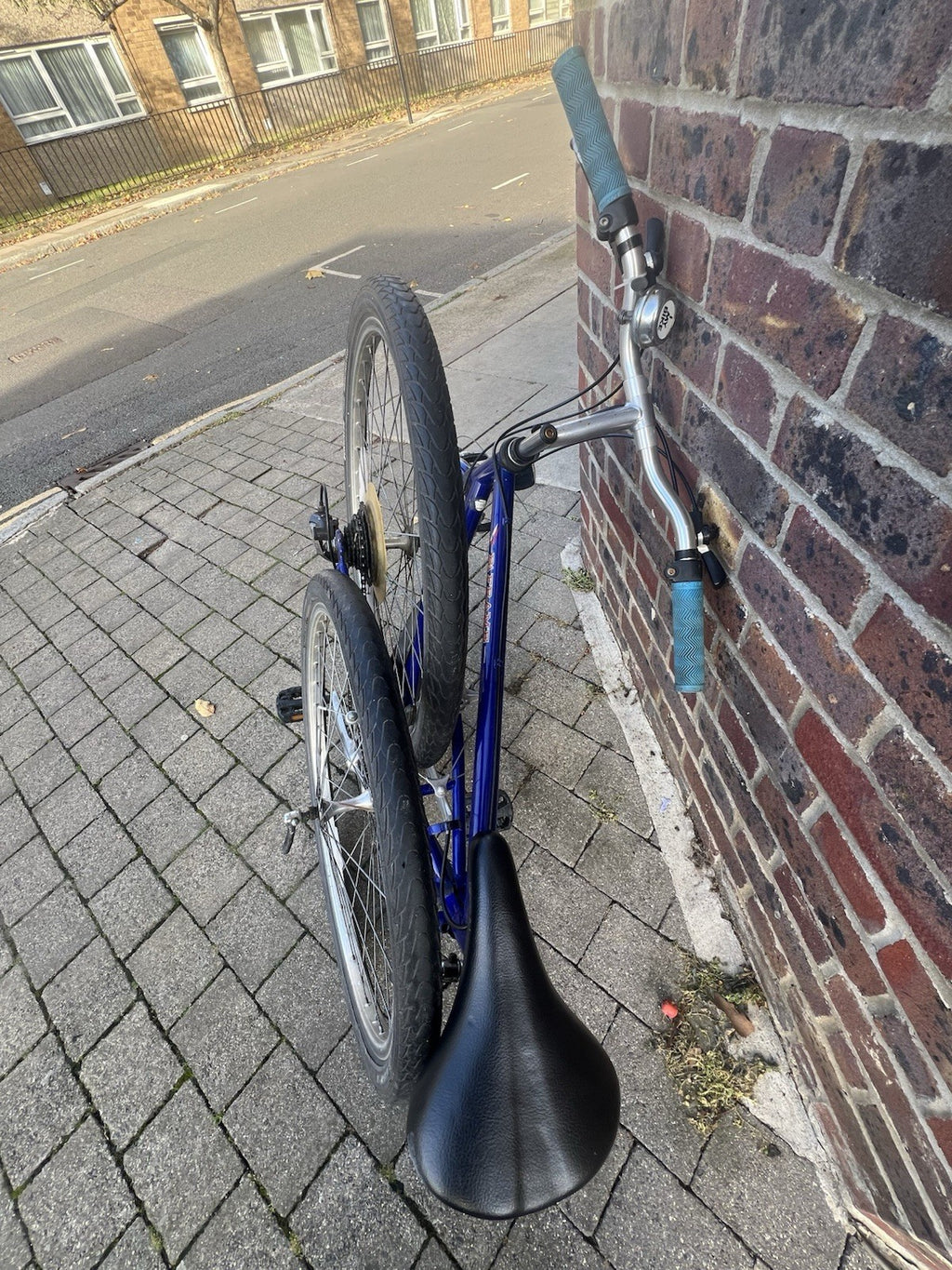 Montague Bi-Frame Folding Mountain Bike in very good condition- badged Rudge