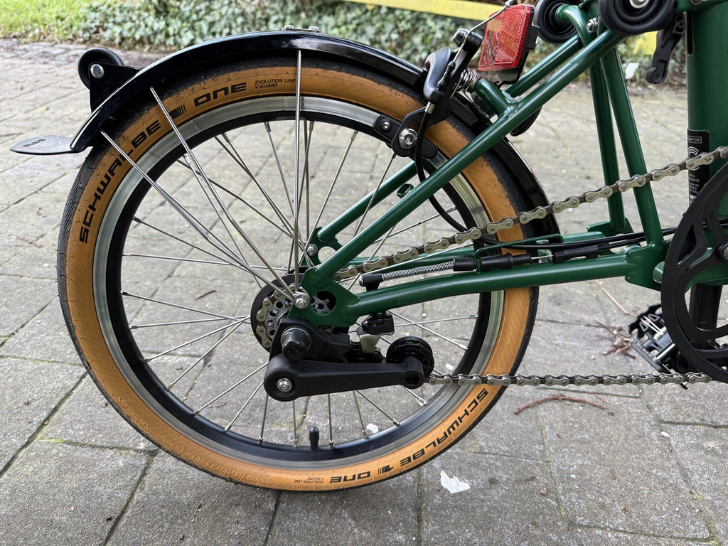 Brompton C Line (2025) – 2-Speed – M – Racing Green  – Barely ridden – Oxford