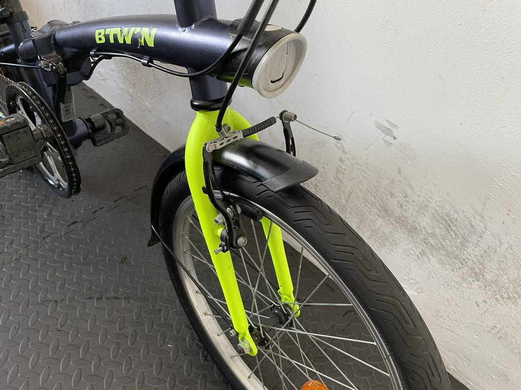 B Twin Tilt 120 Folding Bike 20 Inch Wheels. 6 Speed Matt Navy And Neon.