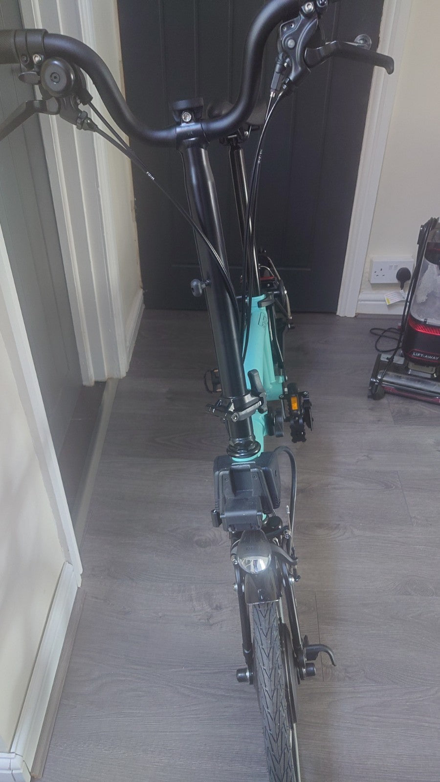 Brompton Electric C Line (12 Speed), Green, Unused 2026