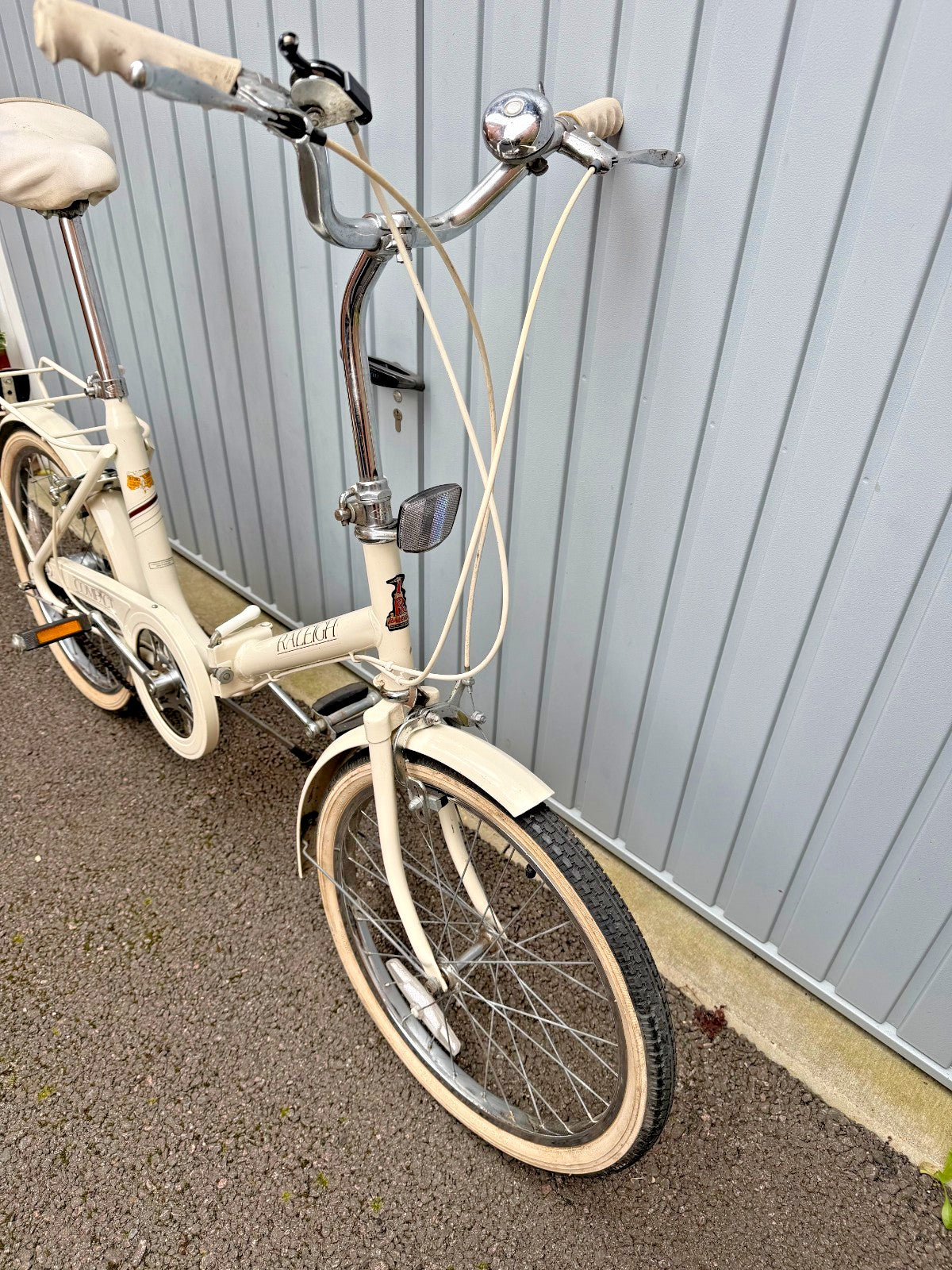 Vintage 1986 Unisex Adults Men's Women's White Raleigh Compact Folding Bike