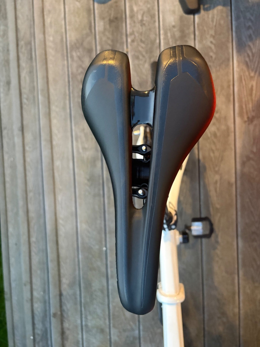 White Lightweight Folding Bike Austin ATTO carbon monocoque frame