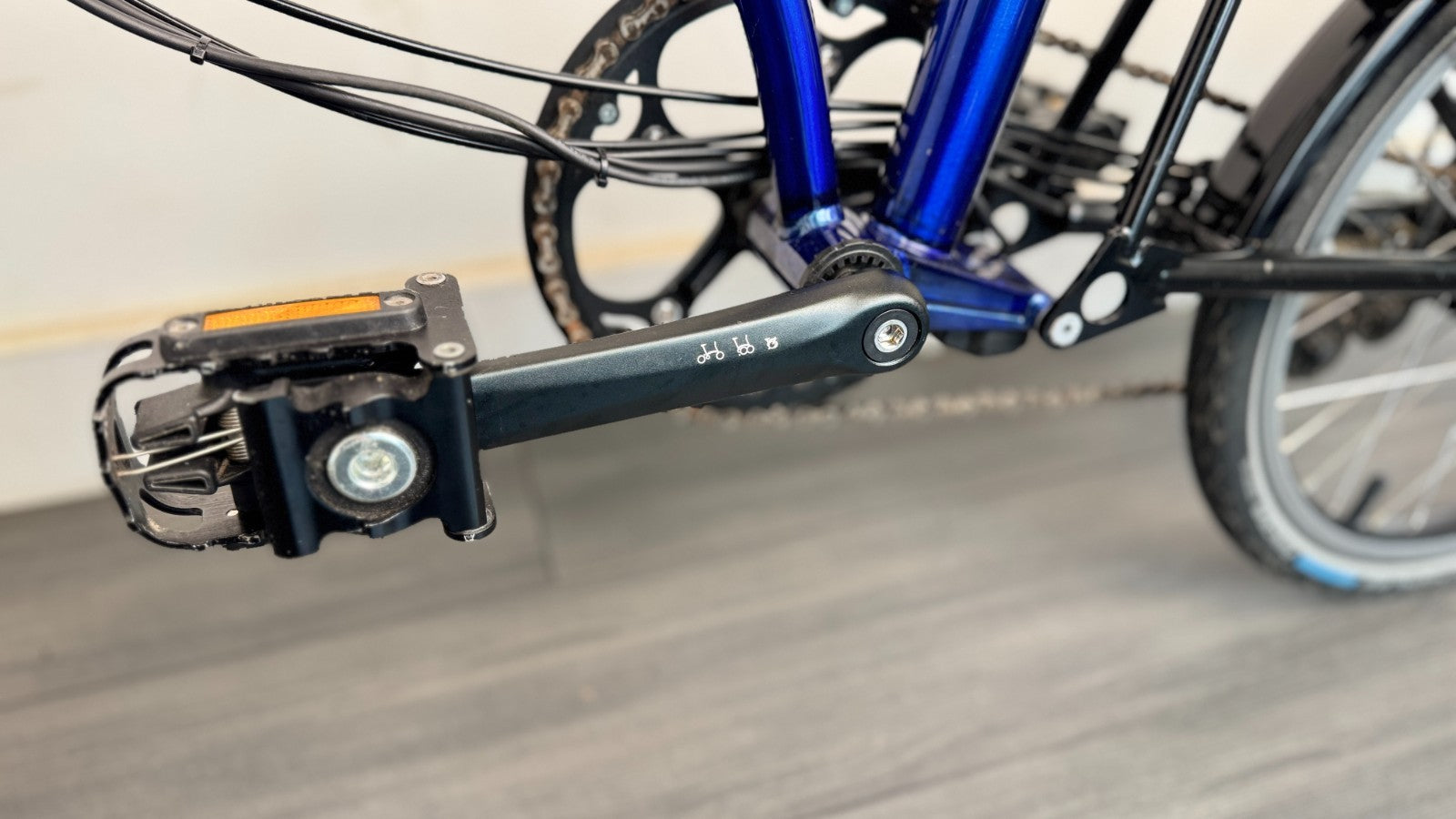 Brompton C-Line Electric 6 Speed Bolt Blue Lacquer Pannier bag Brooks saddle