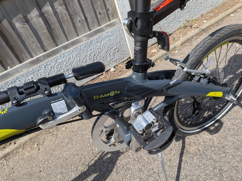 Dahon Mu P27 Folding Bicycle, 27 Gears,20" Wheels,Carry Bag. Warehouse Find.L@@K