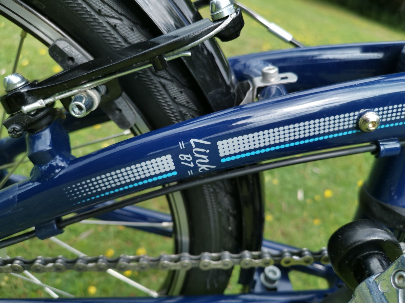 TERN LINK B7    Folding Bike  With Extras    -   ONE WEEKS USE ONLY