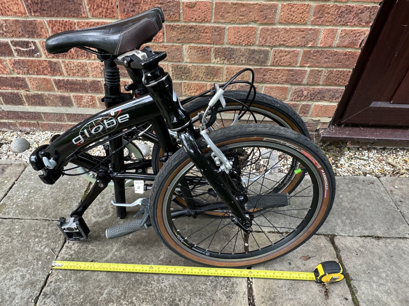 Specialized Globe Folding Bicycle Black 20in Wheels