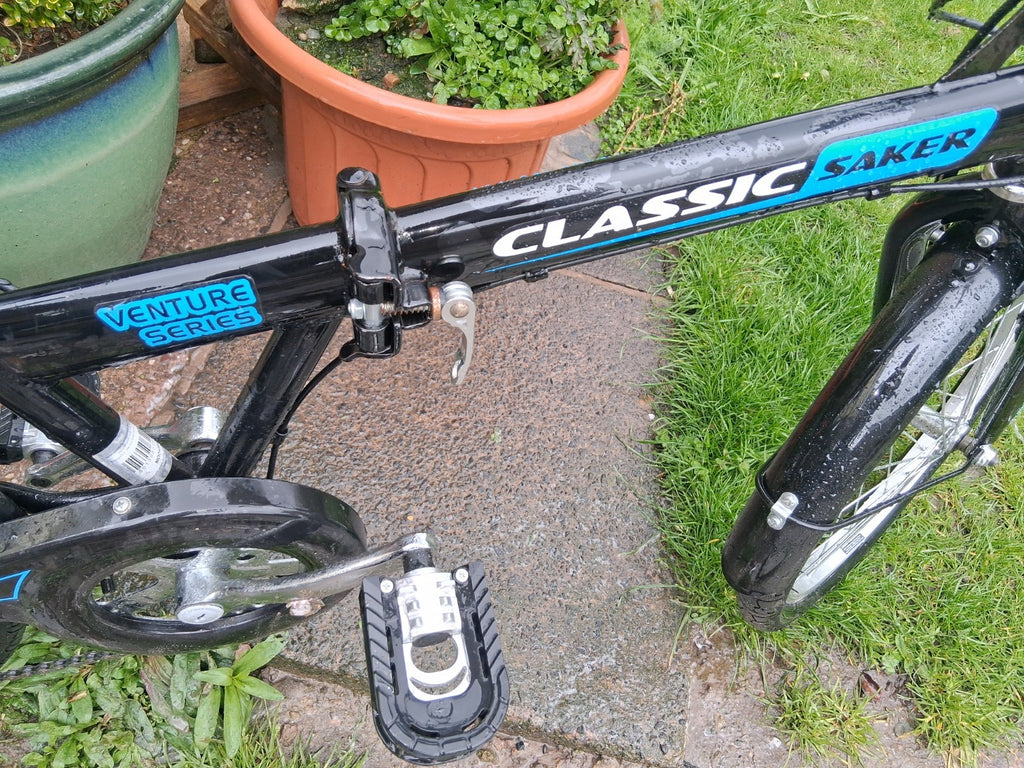 Saker Classic Venture Series Folding Bike 6-Speed. Amazing Condition.