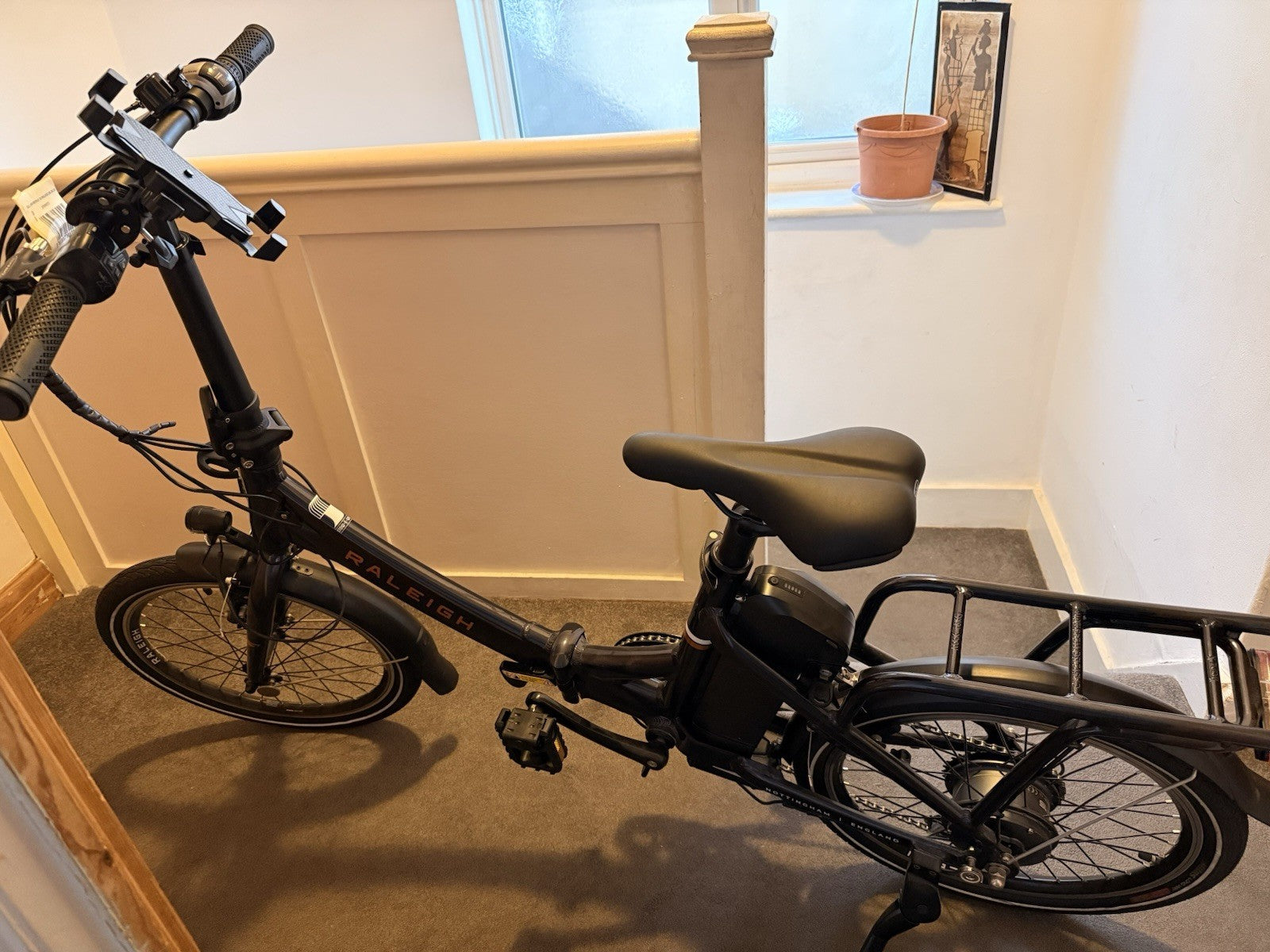 Raleigh Stowaway 20 Folding Bike – Excellent Condition – Only Used Once