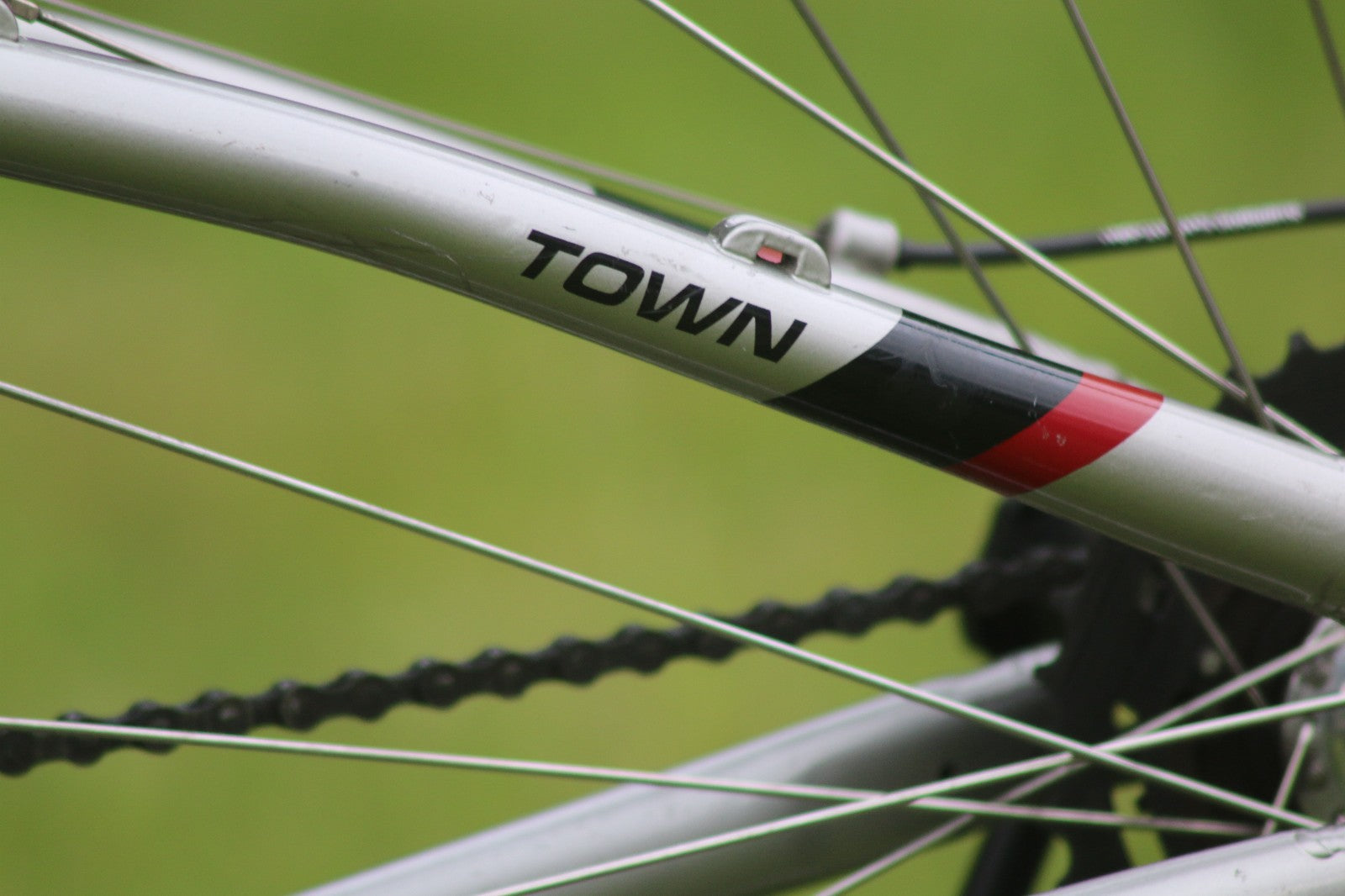 MONTAGUE TOWN,FOLDING 7 SPEED CITY BICYCLE.