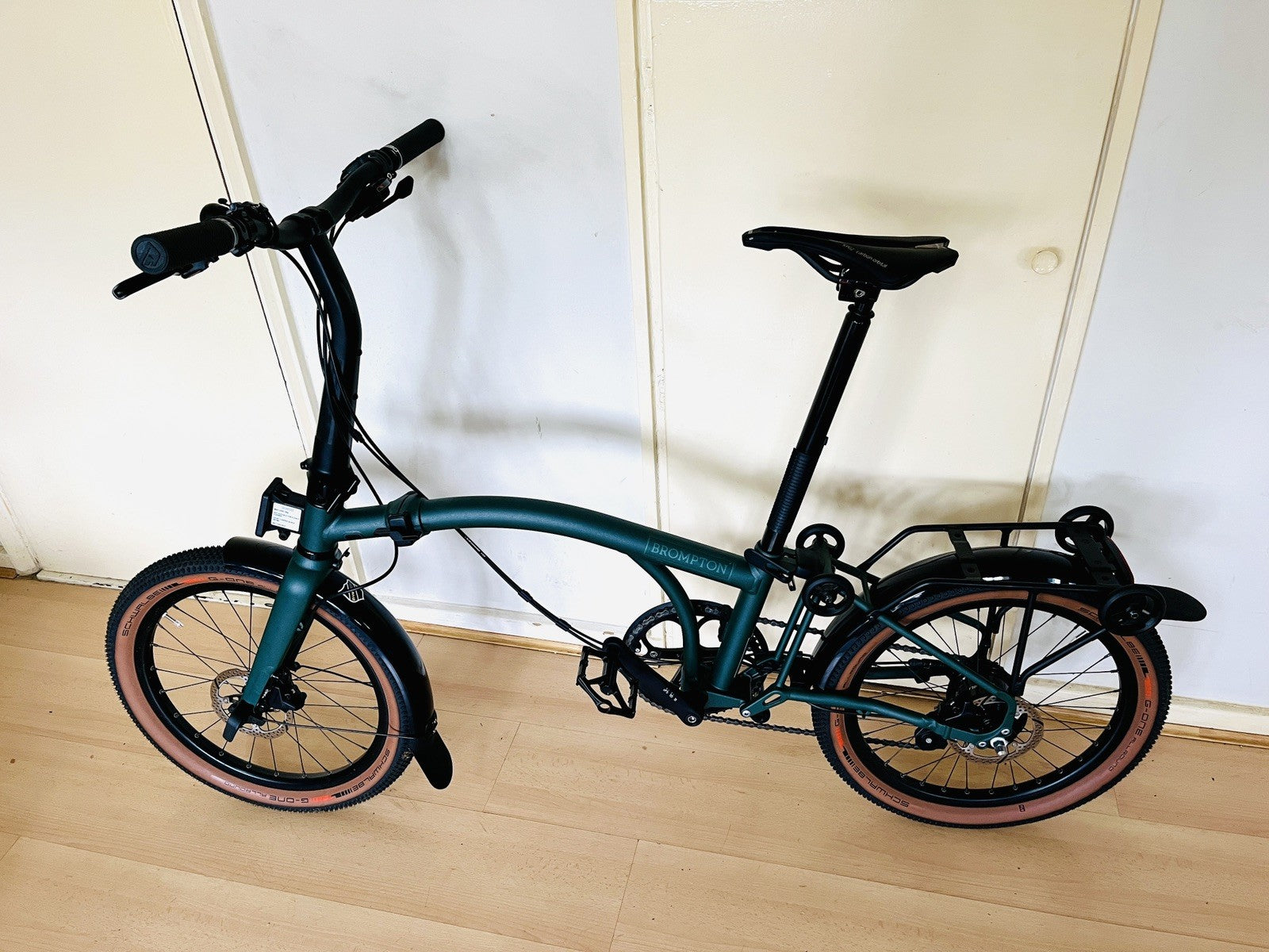 Brompton G Line, 8 speed w Roller Rack - Forest Green - Size Medium 2025