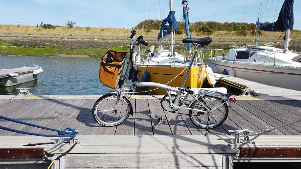 Brompton M6R Folding Bike 16in Silver w/ Front Bag and Carry Bag. Pump, Light.