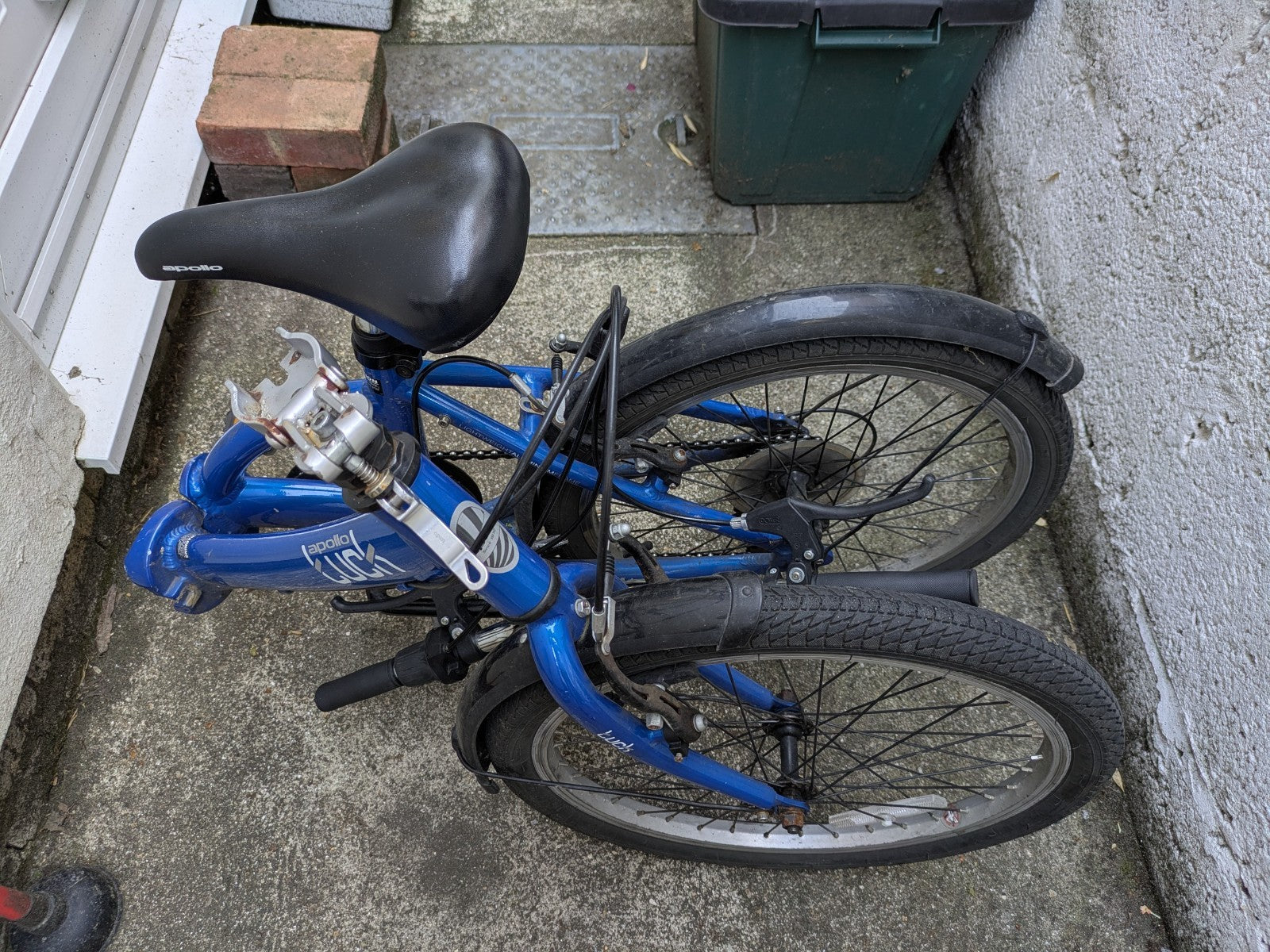 Apollo Tuck 6 Speed 20″ Folding Bike - Blue