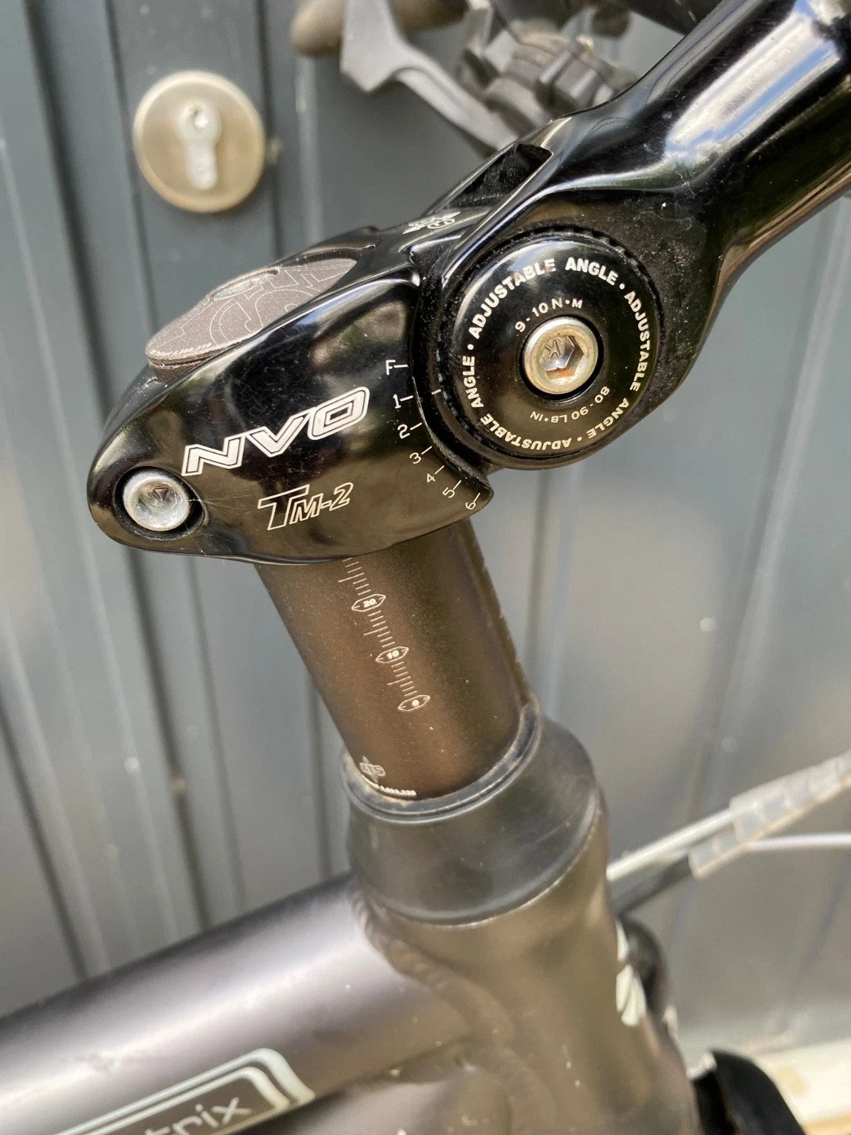 Dahon Matrix 2010 folding mountain bike, aluminium frame.