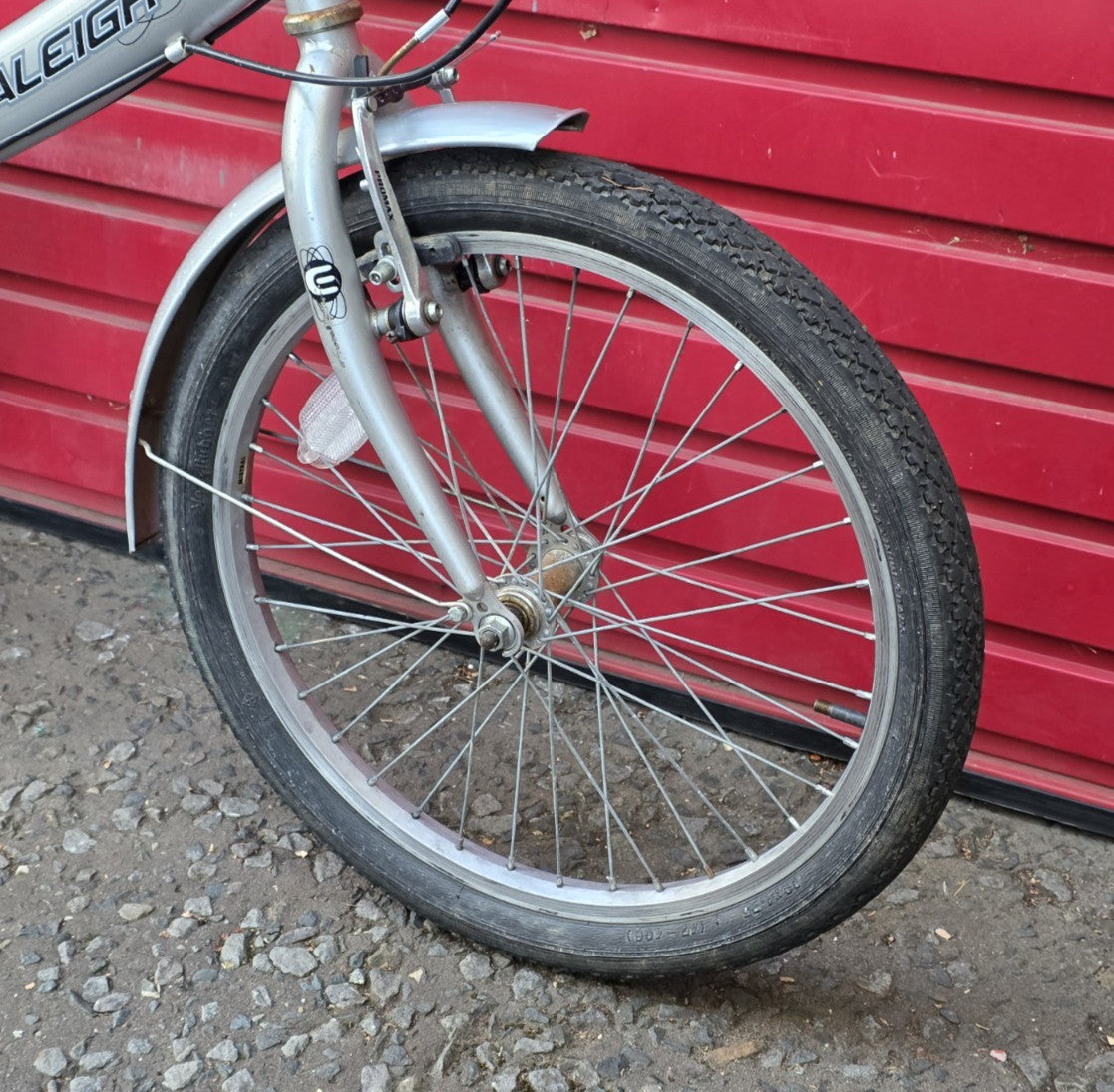 RALEIGH ECLIPSE FOLD UP BIKE (33cm FRAME SIZE w/ 20" WHEELS)