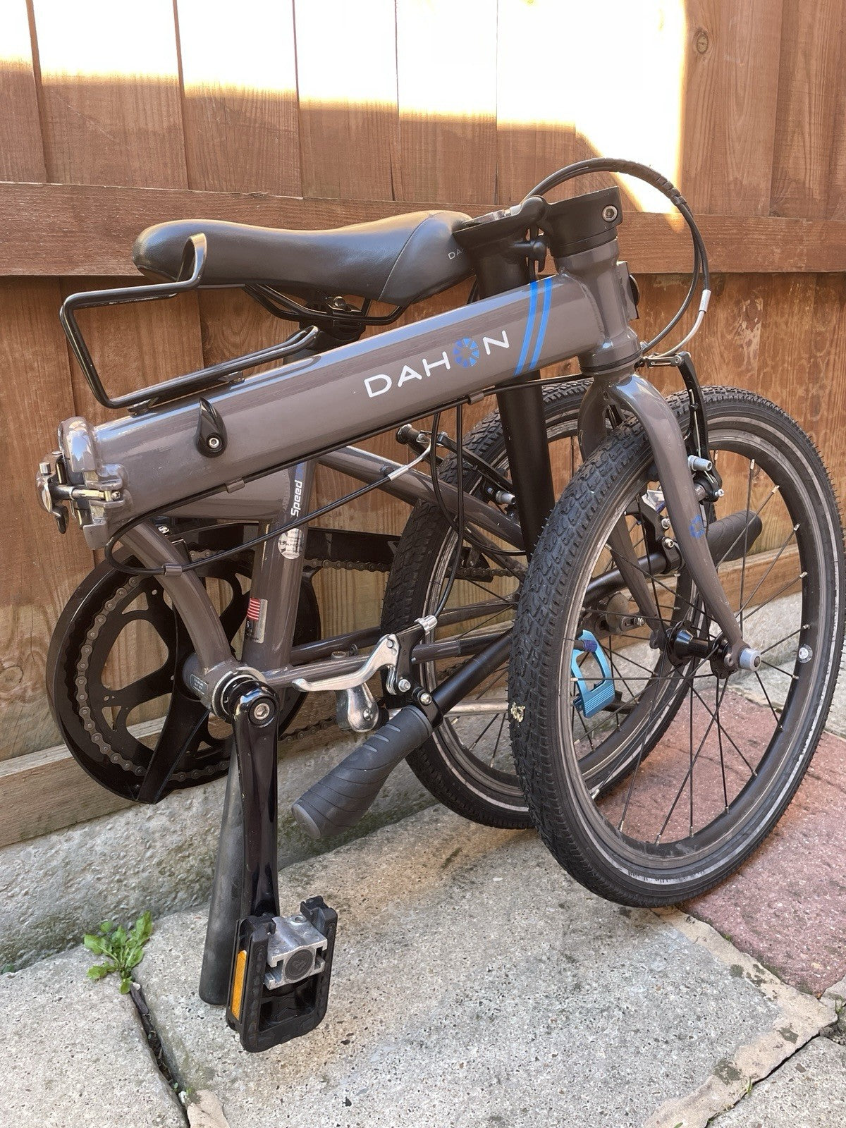 Dahon Speed UNO Folding Bicycle With Cover Perfect Holiday Bicycle
