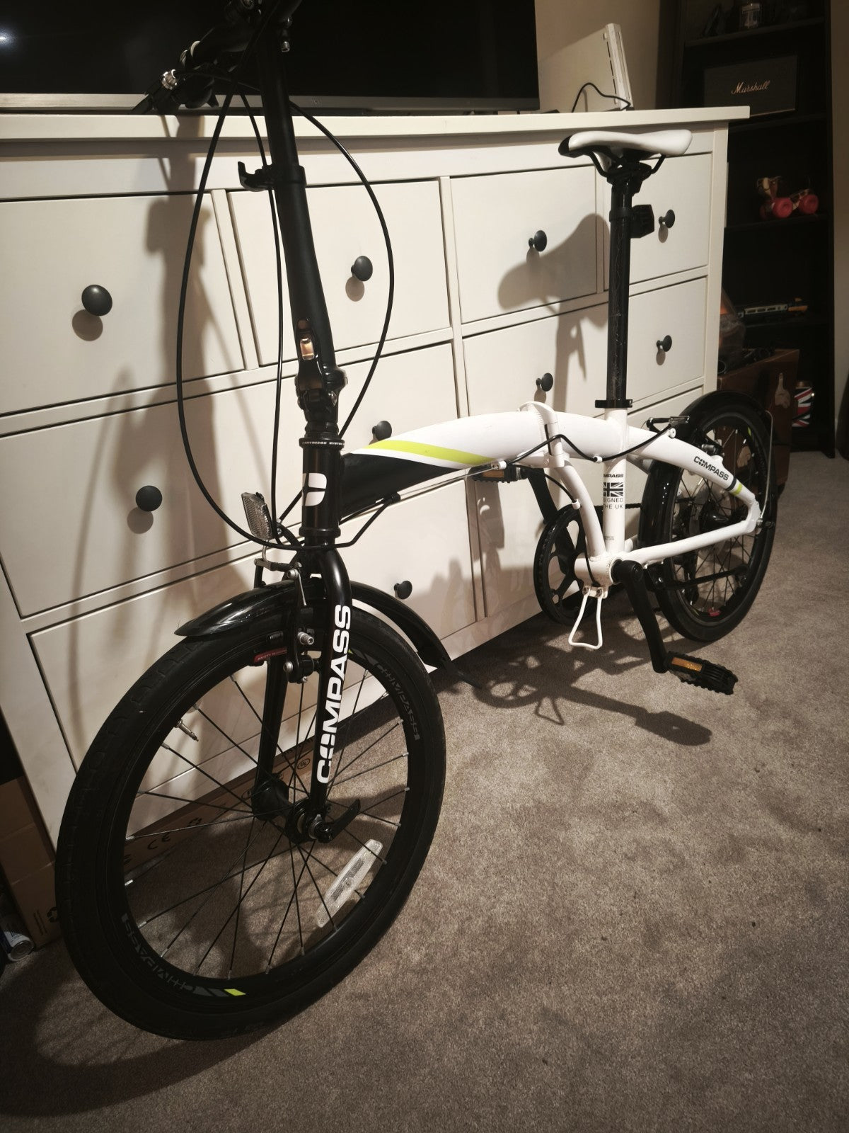 Compass Folding Bicycle – Ideal for Commuting & Storage – White/Black With Bag