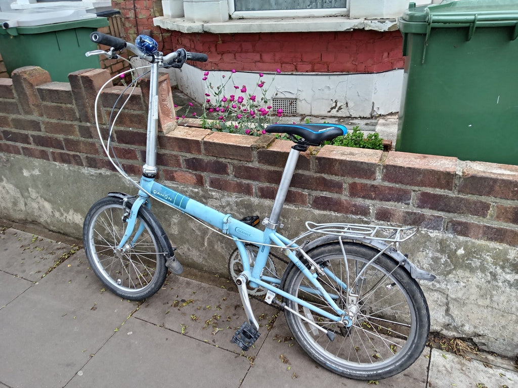 Dahon Speed D7 Folding Bike 7-Speed with extras,u-lock, pannier bag, light, bell