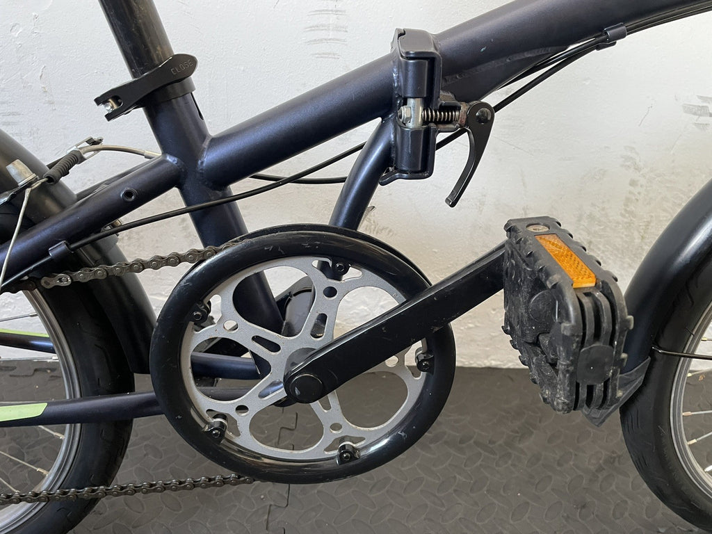 B Twin Tilt 120 Folding Bike 20 Inch Wheels. 6 Speed Matt Navy And Neon.