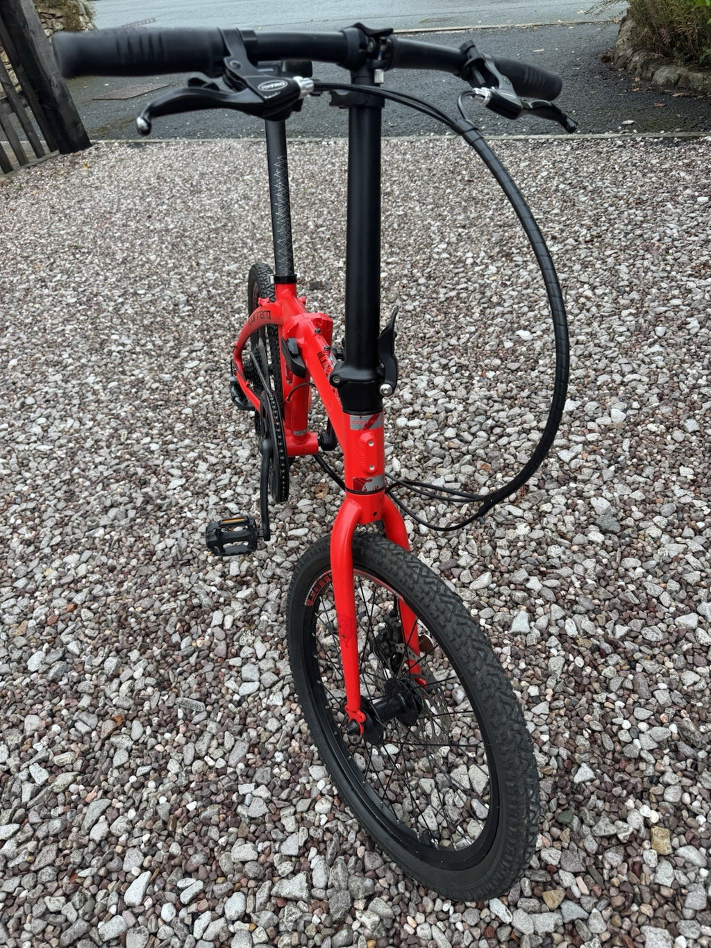 Carrera Intercity 8-Speed Folding Bike with Disc Brakes Excellent Condition