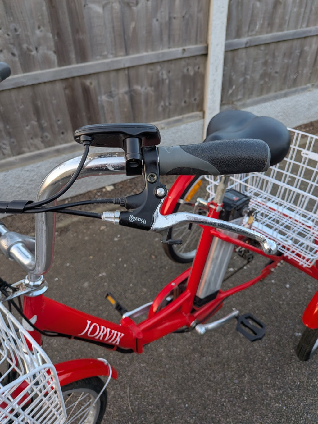 Jorvik Electric Tricycle, Barely Used, Foldable, Delivery Is Possible