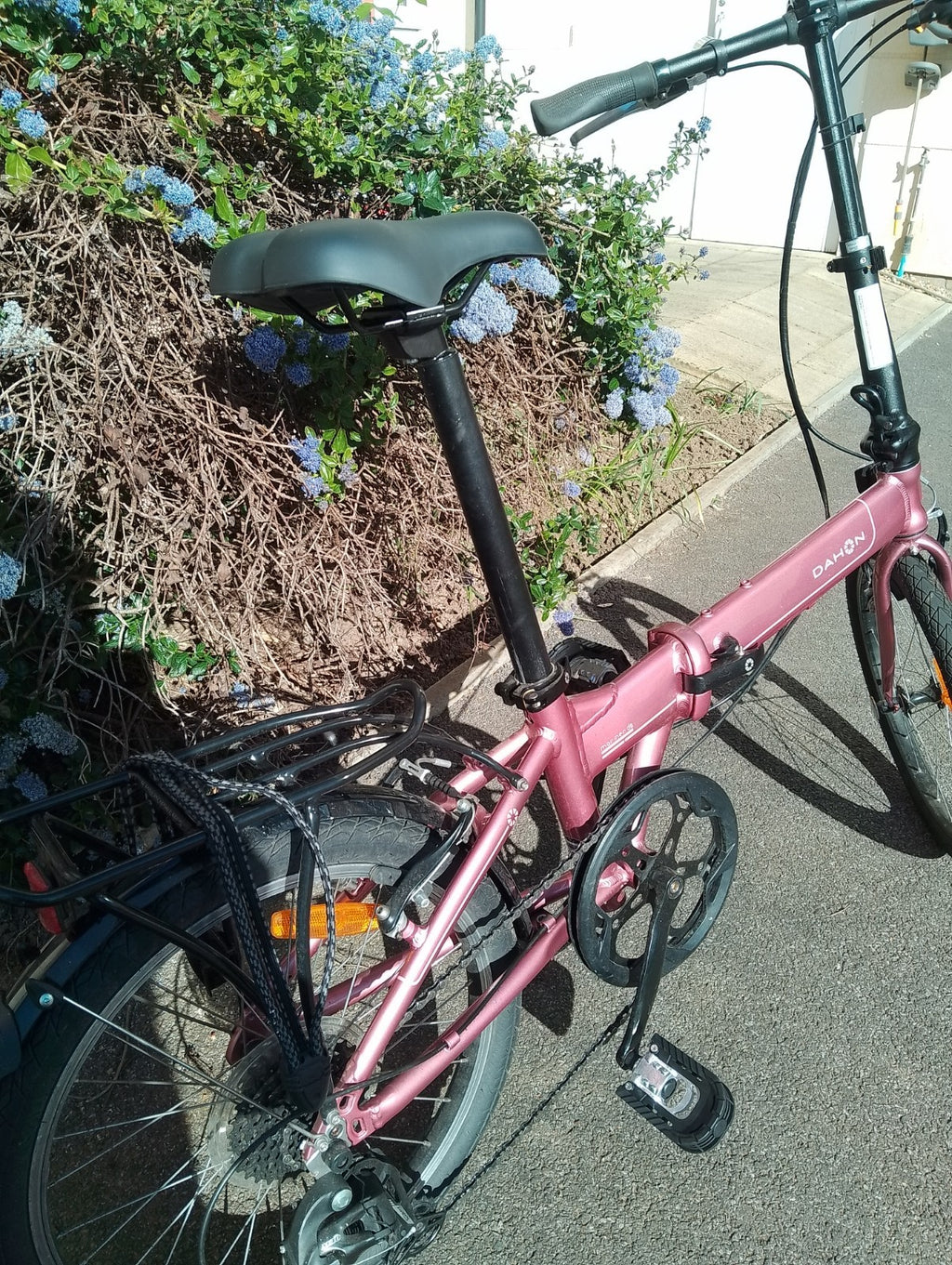 Dahon Mariner D8 Folding Bike - 20" Wheel - Pink