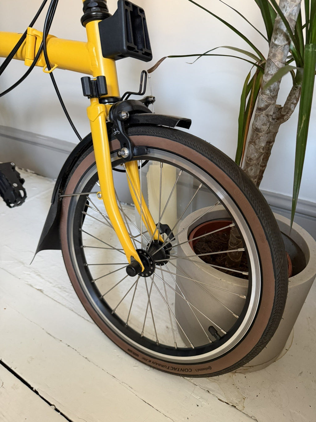 Brompton 2025 C-Line 6-speed High Handlebar - Yellow - Excellent Condition