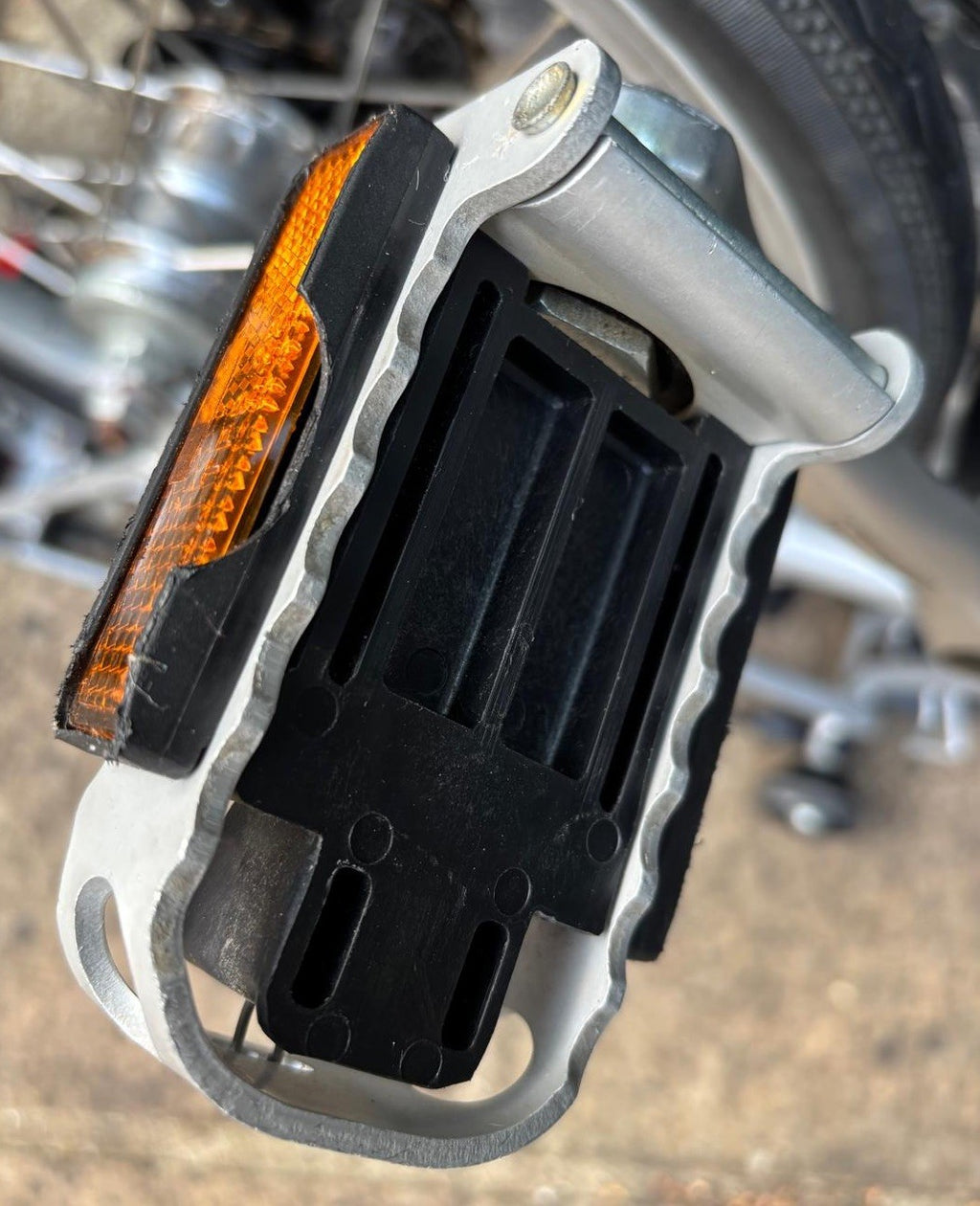 Brompton M6R C Line Explore 6 Speed Hardly Used in Excellent Condition
