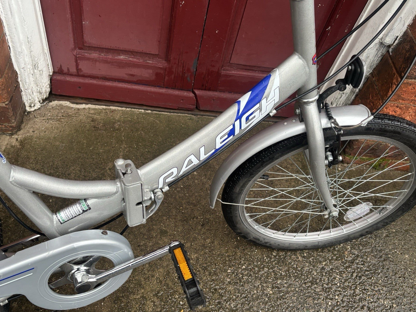 Raleigh Folding Bike 6 Speed Shimano Revishift 20” Wheels Well Maintained