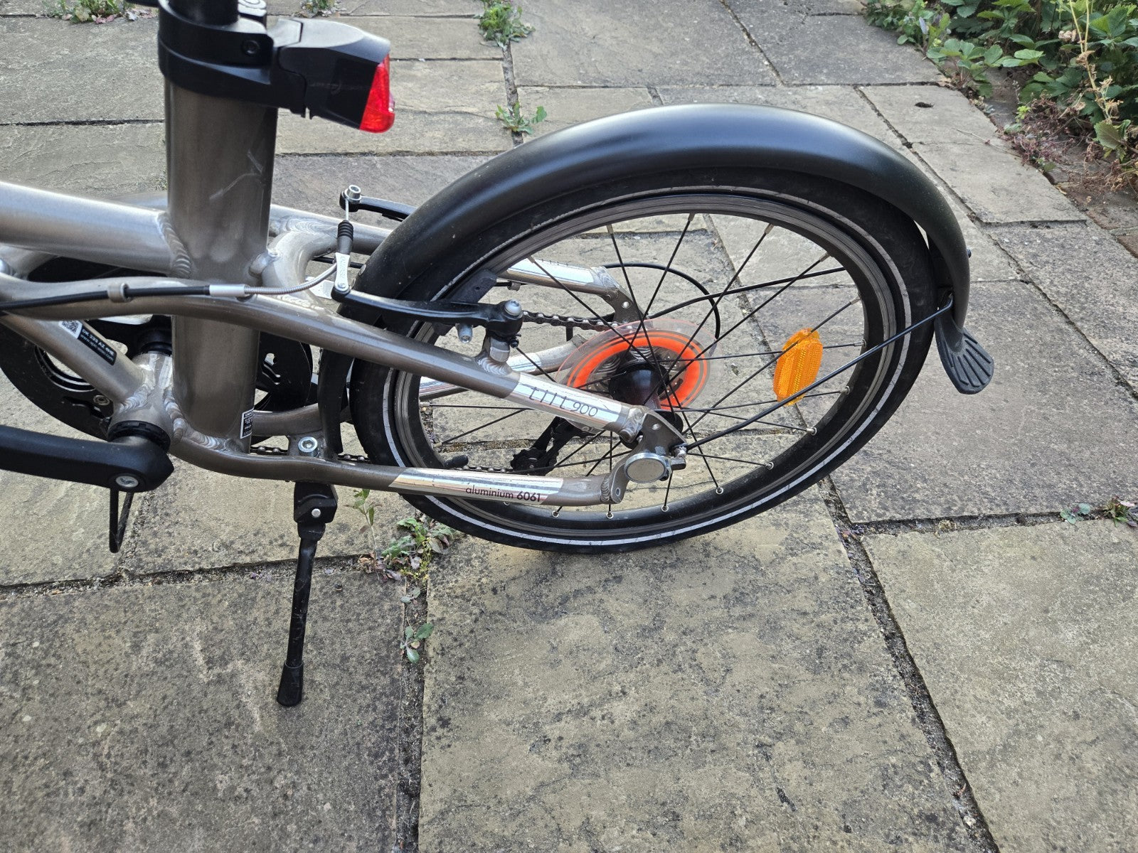 BTWIN Tilt 900 Folding Bike (9-Speed)