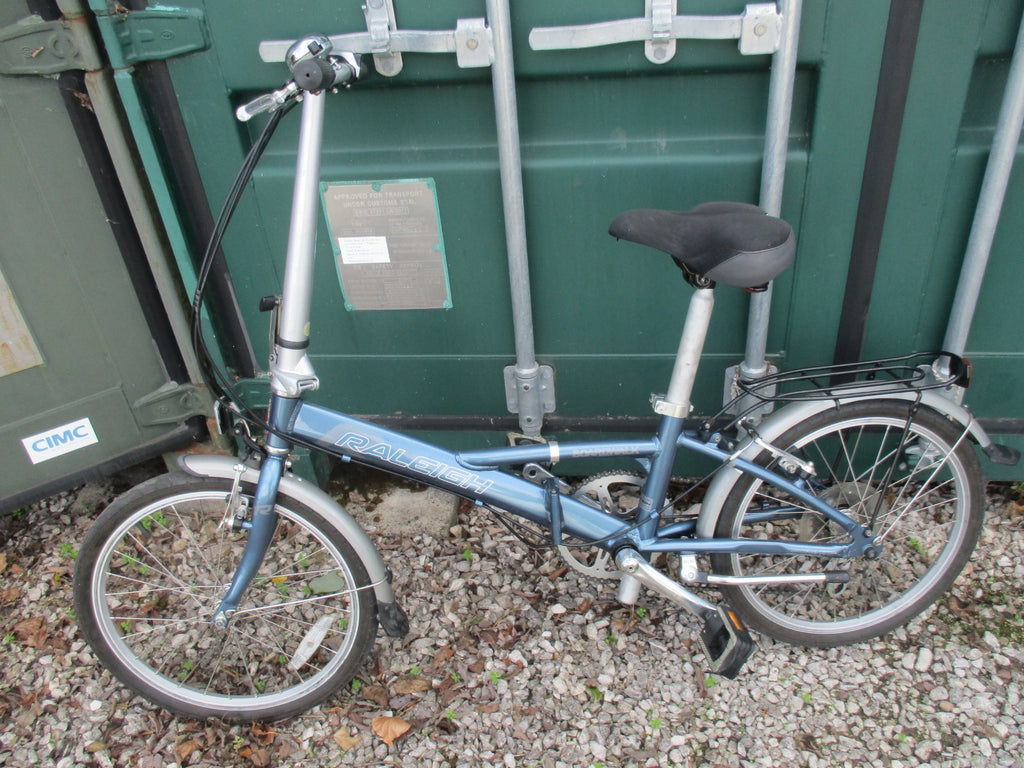 Raleigh Boardwalk Folding bicycle 20” wheels 6 speed, excellent condition