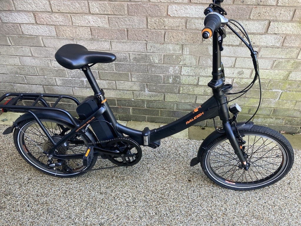 Raleigh Stow-E-Way 20" Folding Bike Black With Cycl Indicator Lights