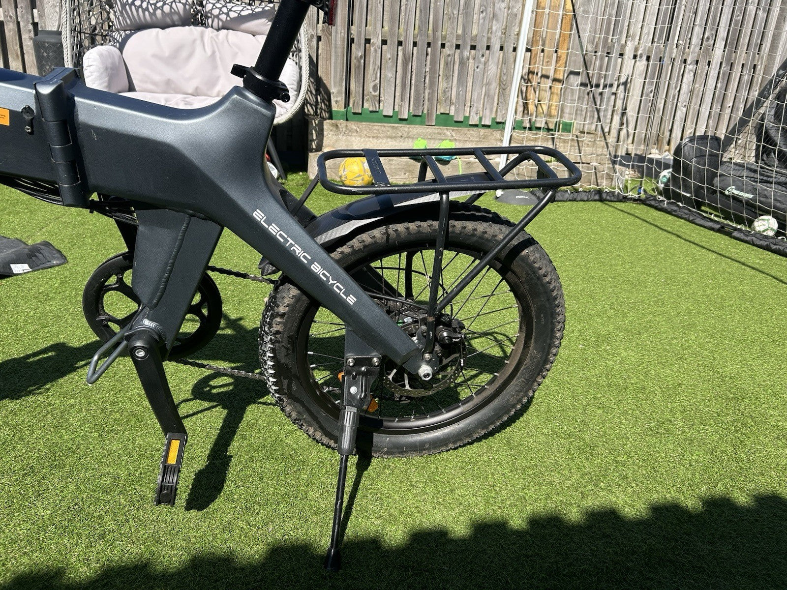 ENGUIE Model Hybrid/Electric Fold Up City Bike. Used Good Condition Grey Frame