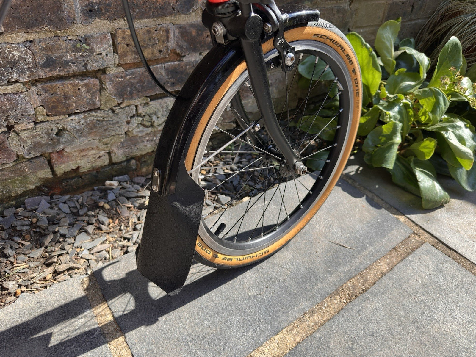 Brompton CHPT3 V3 Bike 6 Speed With Titanium Mudguards and Brompton CHPT3 bag