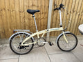 Raleigh Stow Away 7 20in Folding Bike Cream/Silver 7-Speed Rear Rack Mudguards