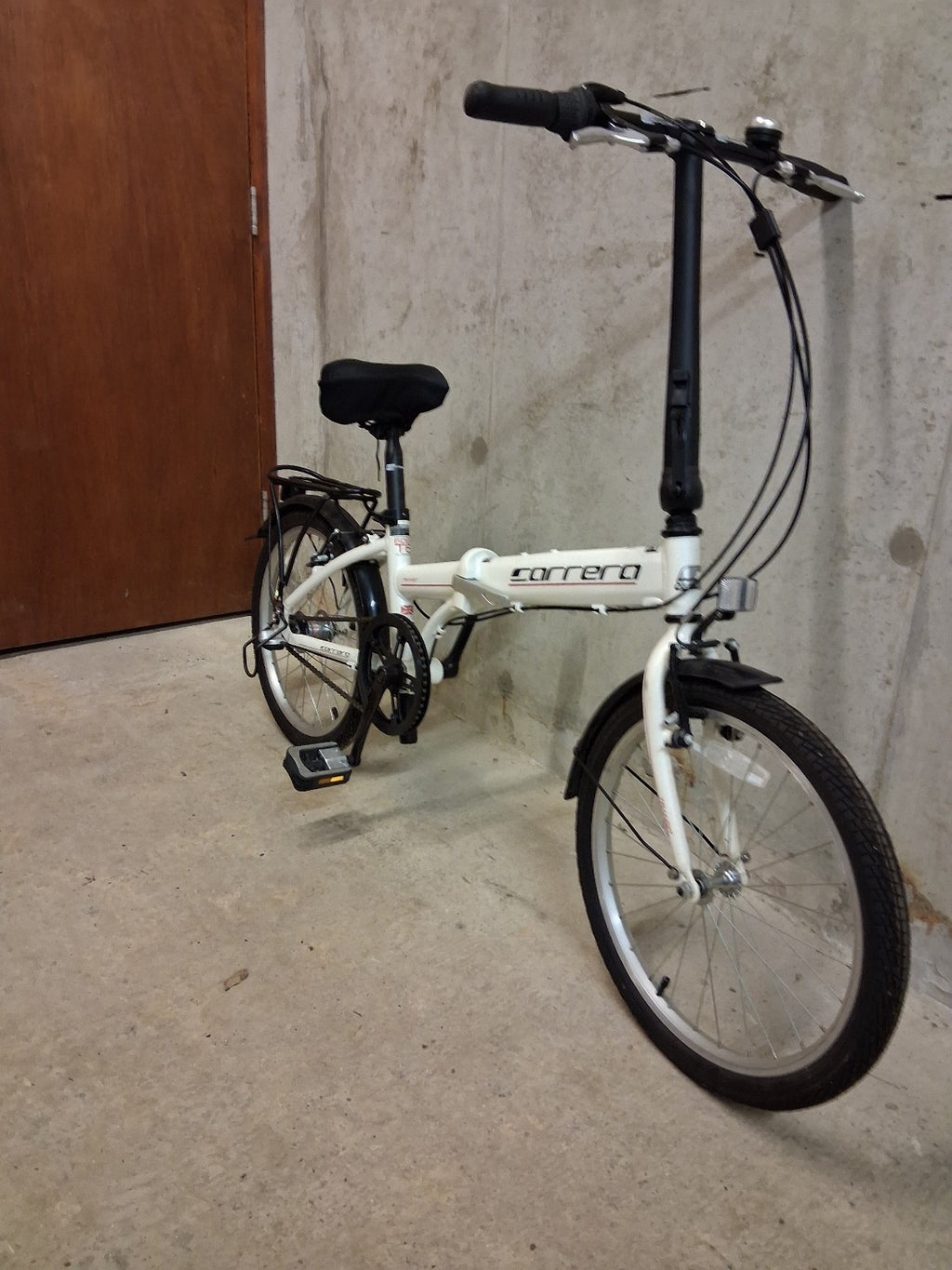 halfords white adult folding bike used once excellent condition cashcollect only