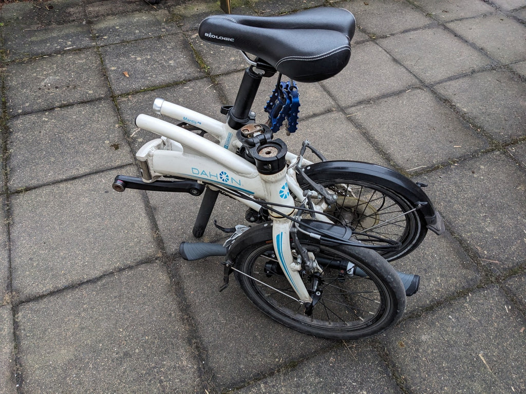 Dahon Mantis P8 Folding Bike