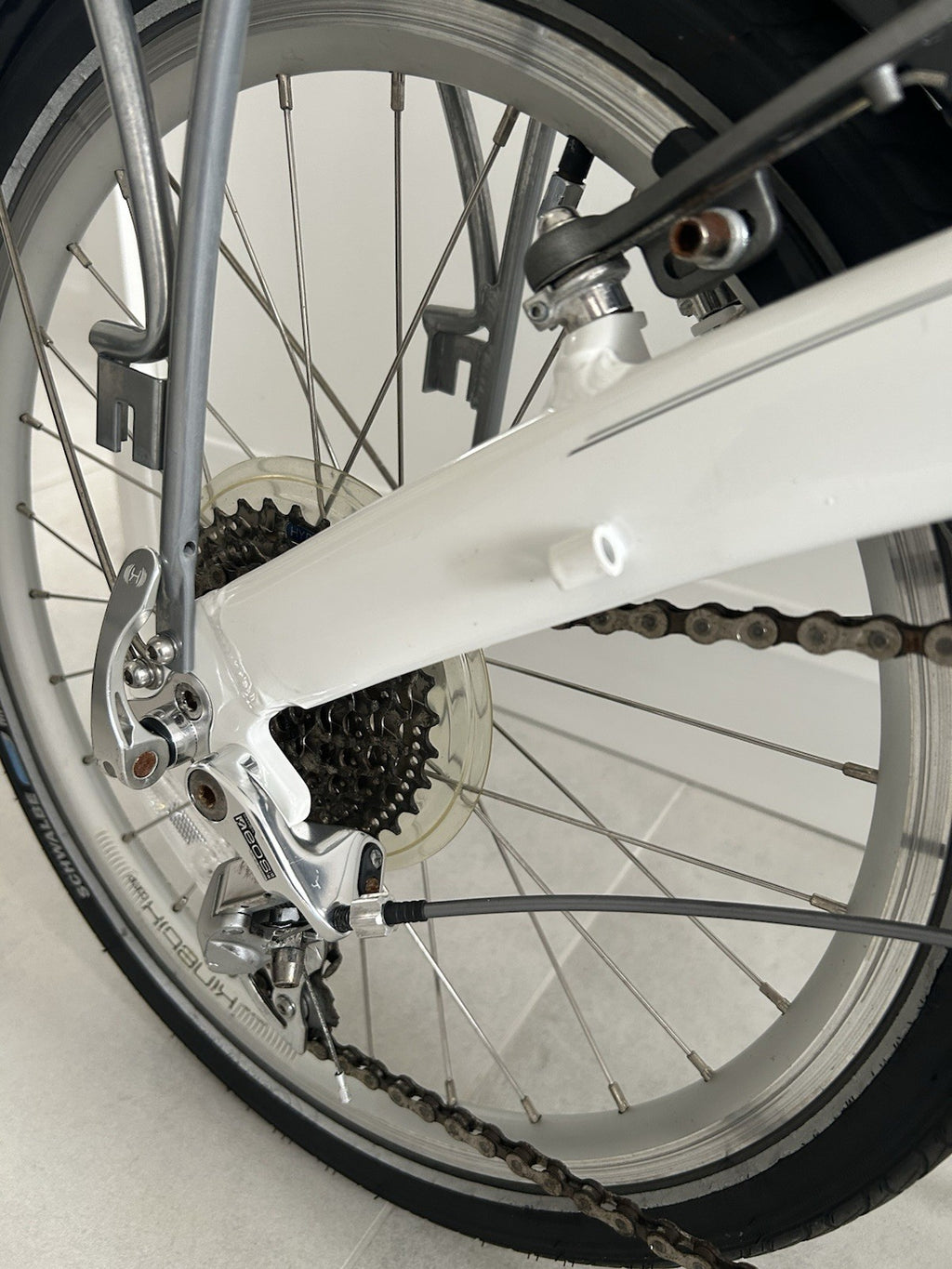 Dahon Mu P8 Folding Bike Unisex White (Excellent Condition)