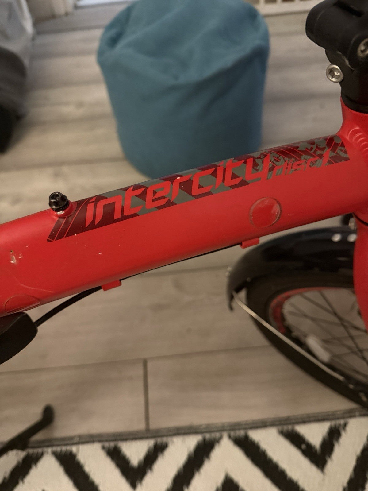 Carrera Intercity 20in Folding Bike Red/Black Mechanical Disc Brakes Mudguards
