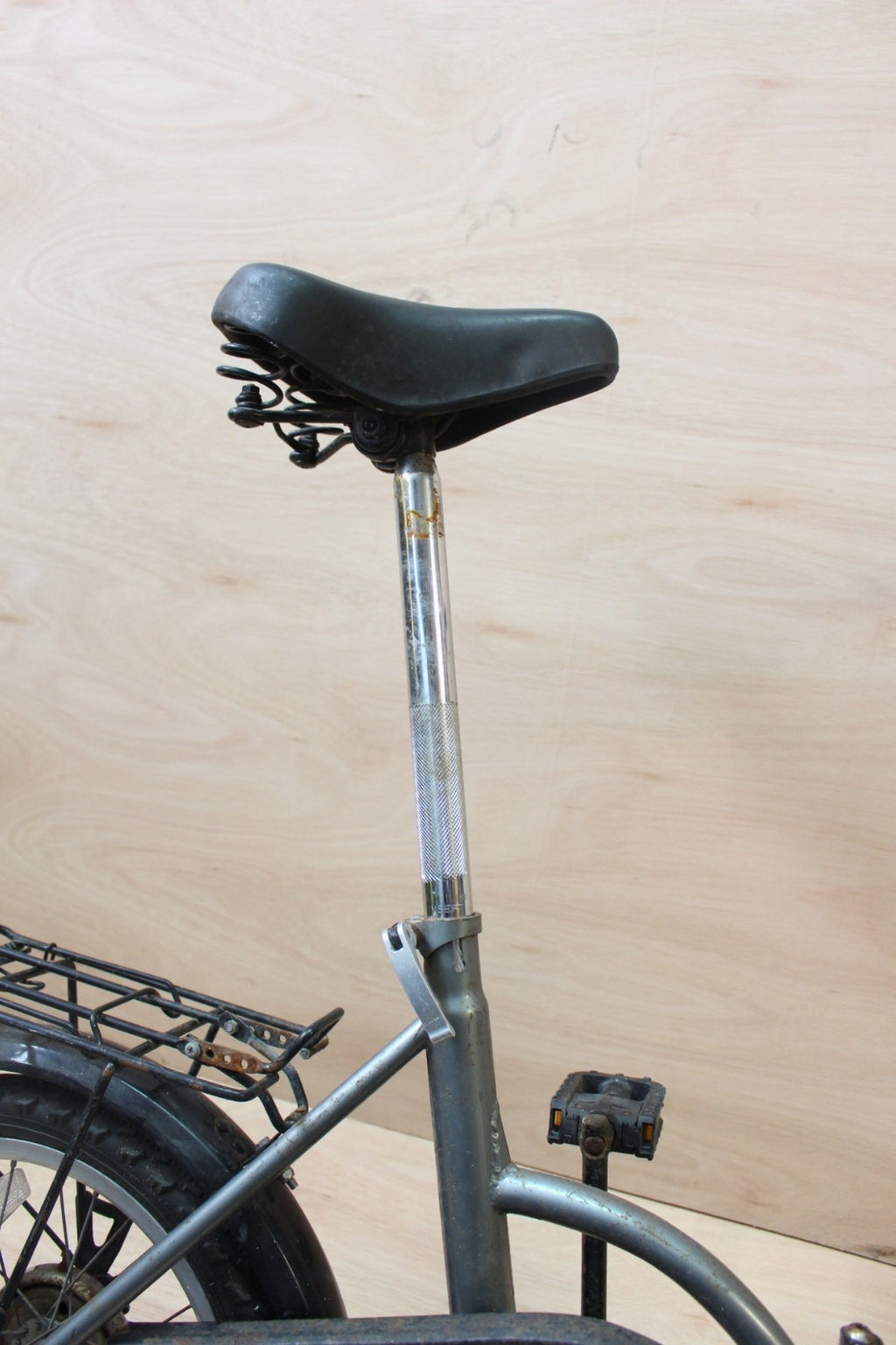 Black compact stowaway folding bike. Good working condition. Shopping. S size