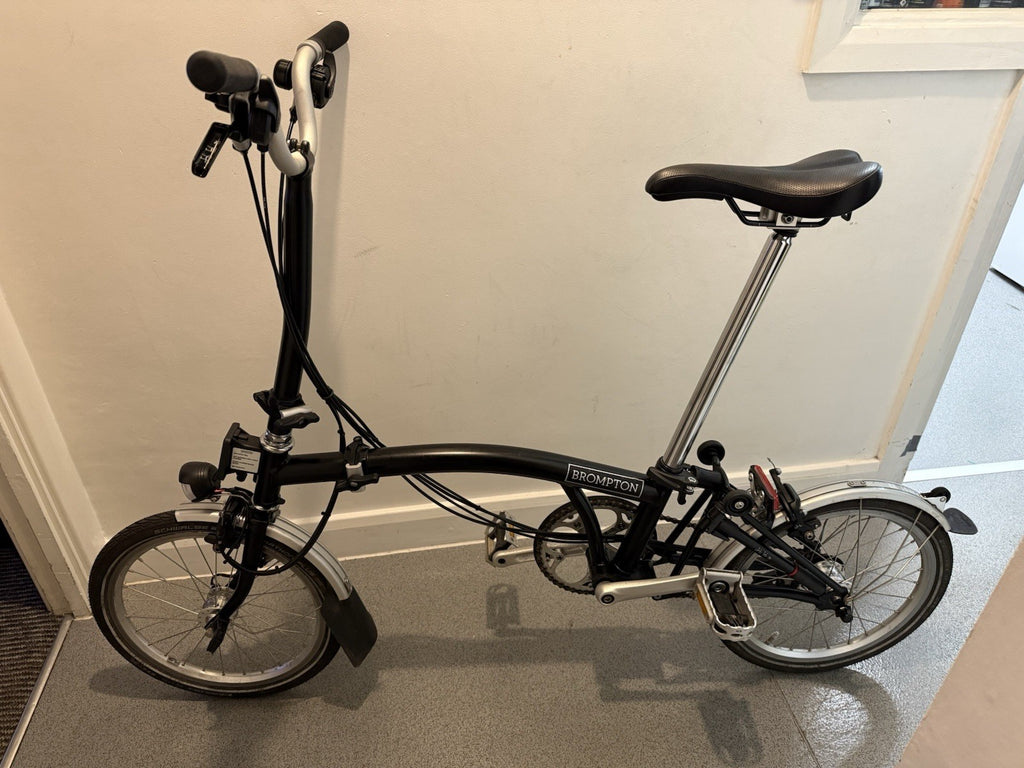 Bromptons 6 Speed 2020 Model with Dynamo Lights Excellent Condition