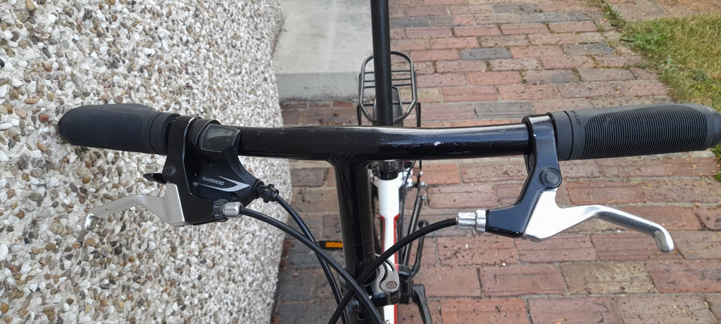 Oyama folding bike, 20 inch wheels, 8 speed.