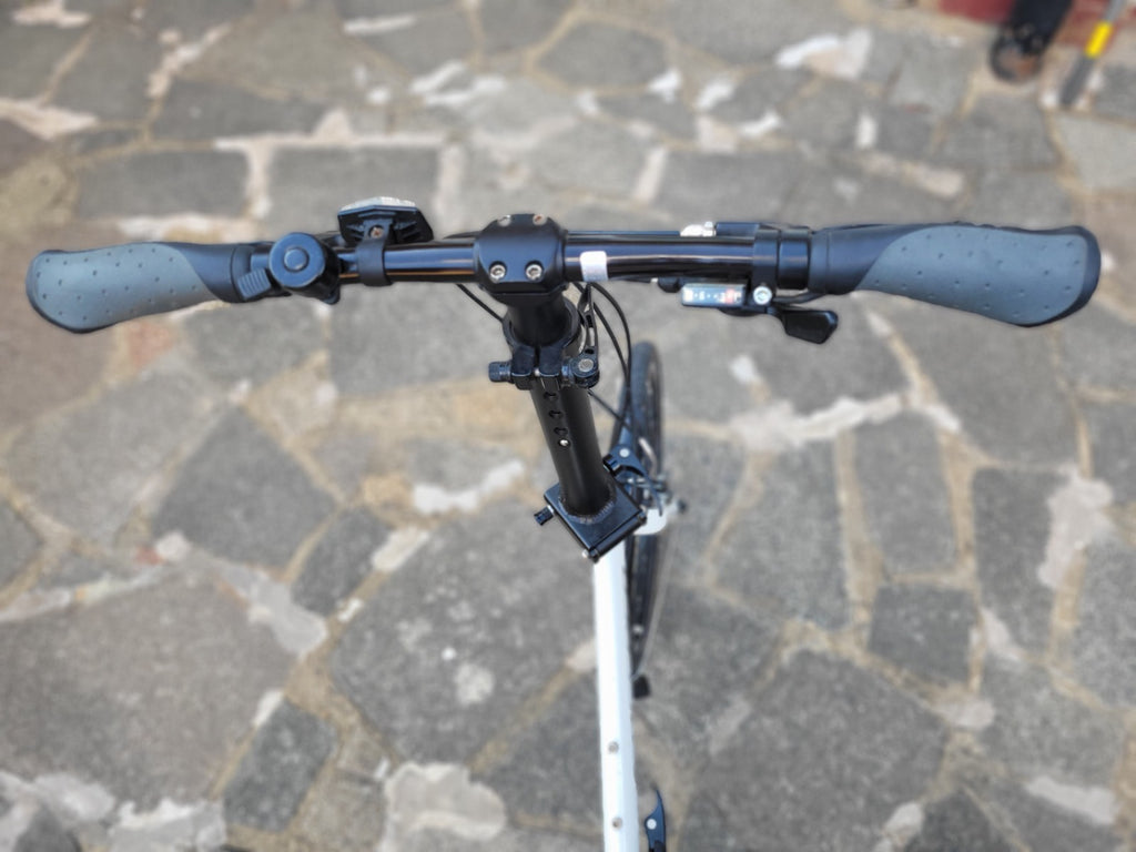Carrera Transit Folding Bike 20” Wheels 8 Speed Alloy Frame Rack LOCAL DELIVERY