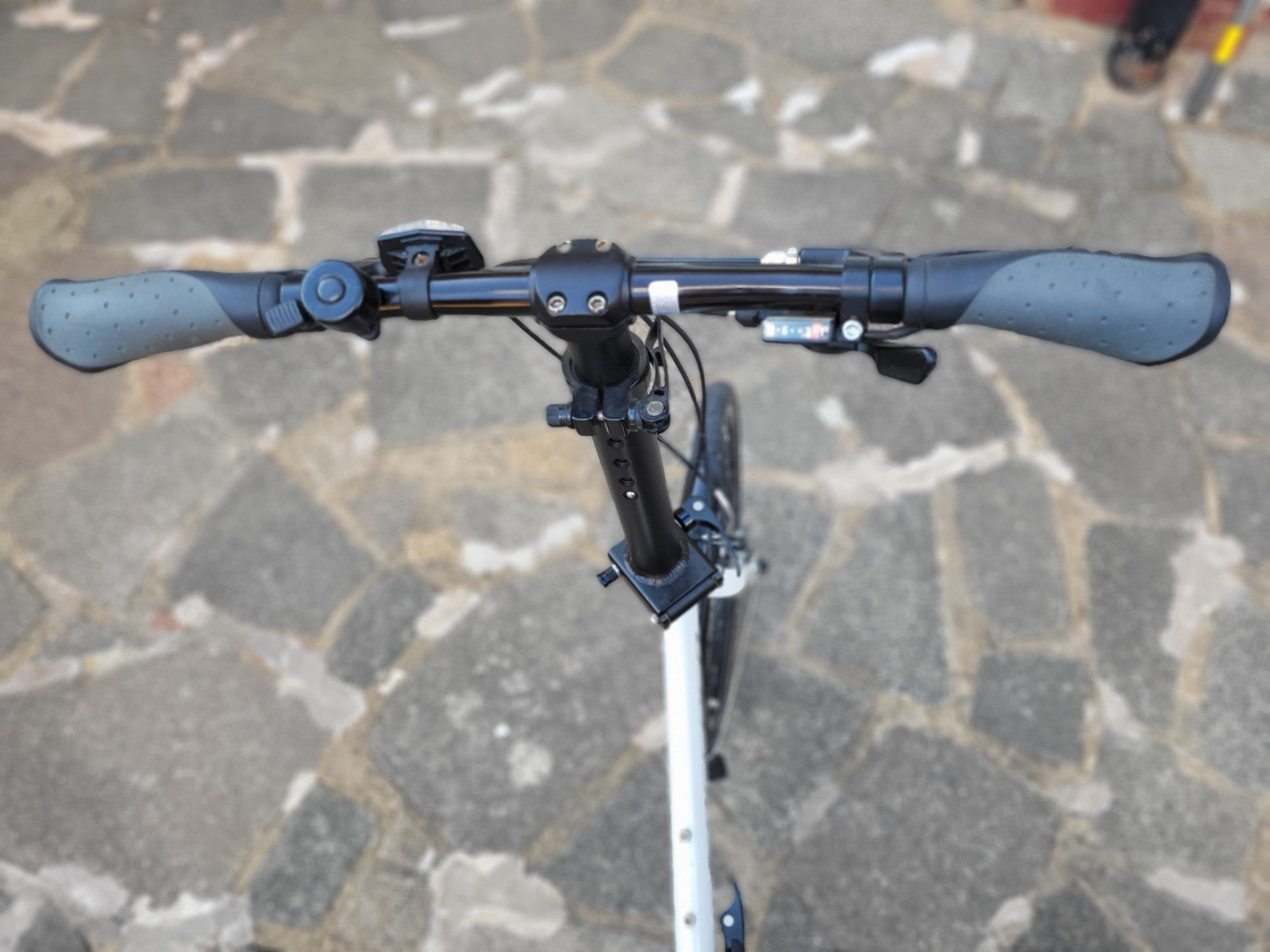 Carrera Transit Folding Bike 20” Wheels 8 Speed Alloy Frame Rack LOCAL DELIVERY