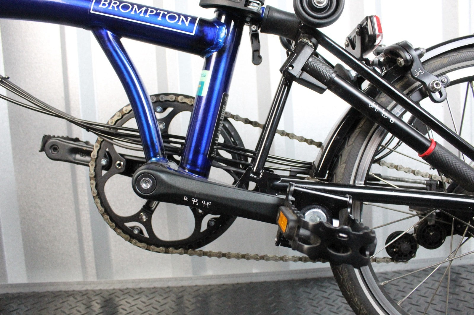 Brompton C-Line Electric 6 Speed Bolt Blue Lacquer - Lightly Used