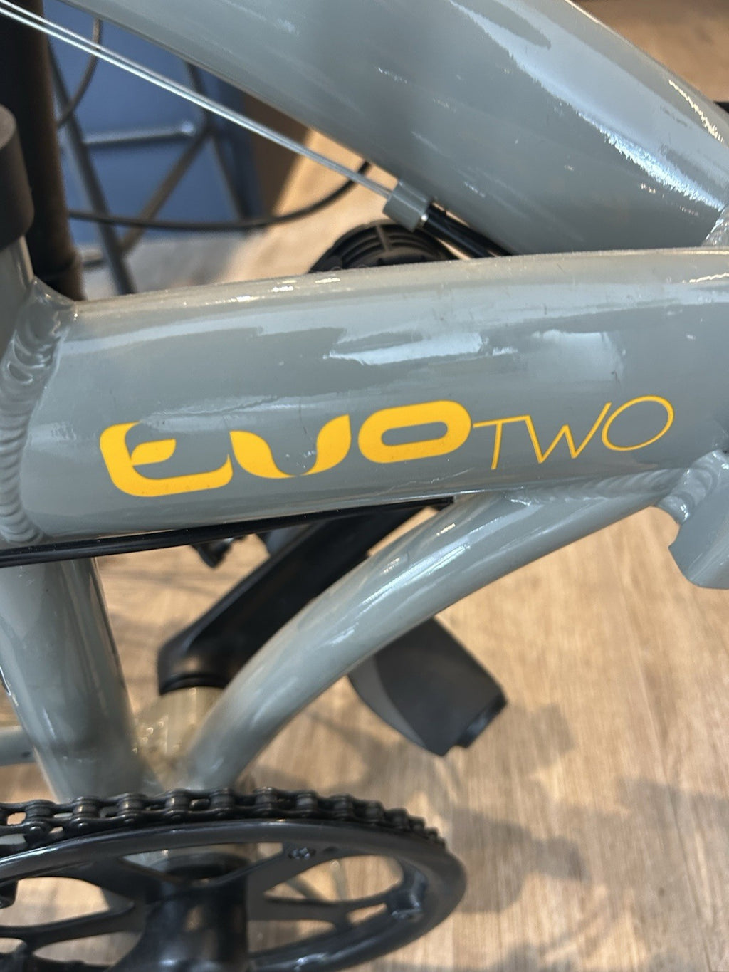 Raleigh Evo Two 20in Folding Bike 7 Speed Grey/Black Rear Rack Mudguards