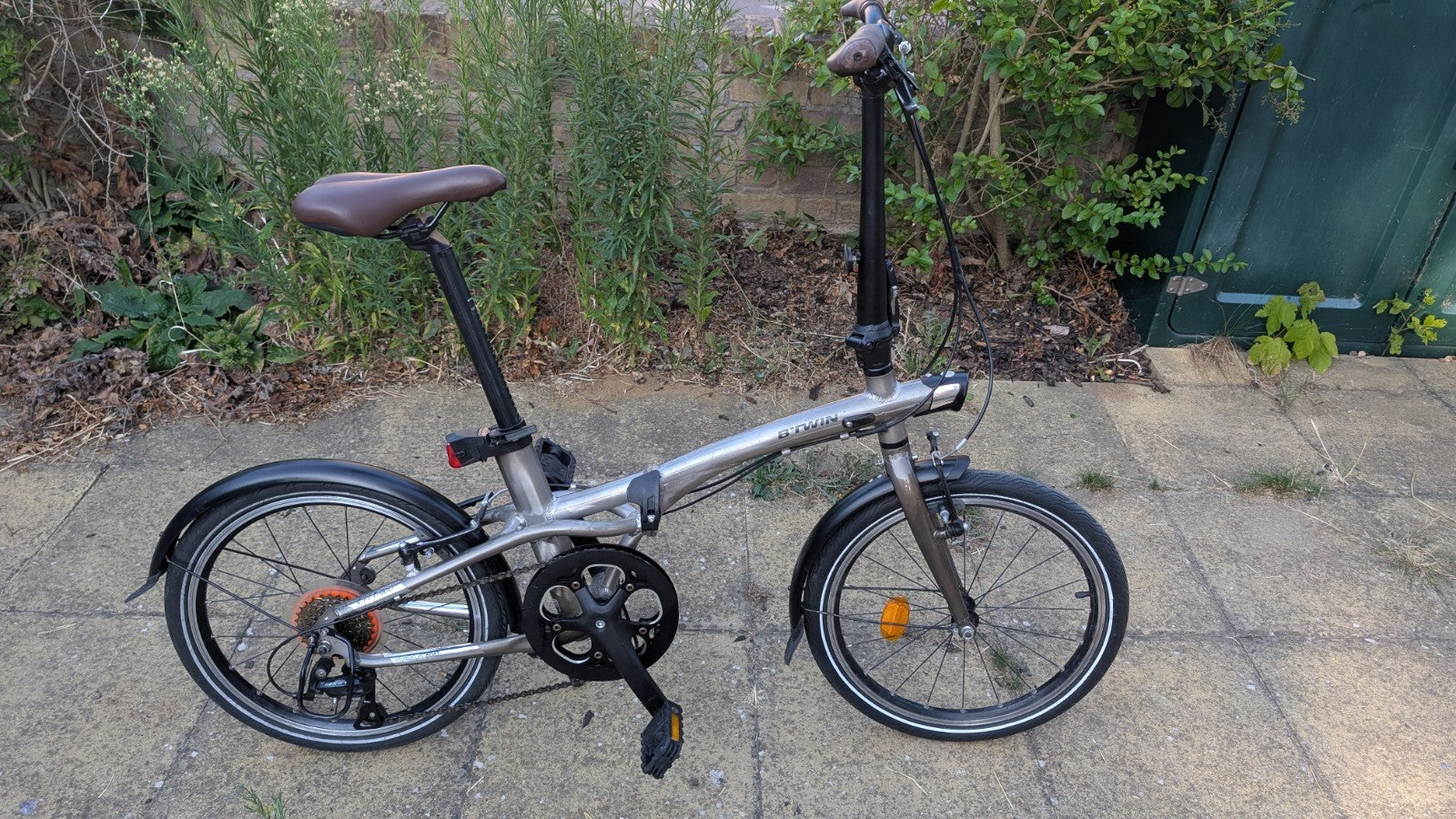 Btwin tilt 900 folding bike