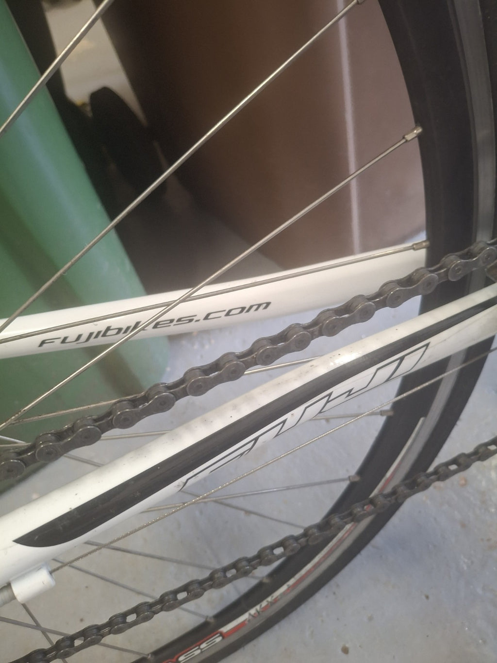 Fuji Mans Road Bike With Turbo Trainer And Pair Of Shoes Size 9